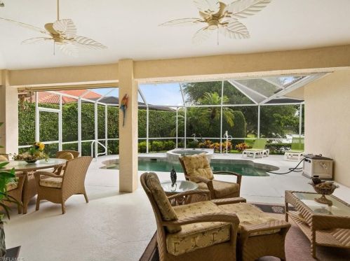 6932 Mauna Loa Ln, Naples FL 34113-2646 exterior