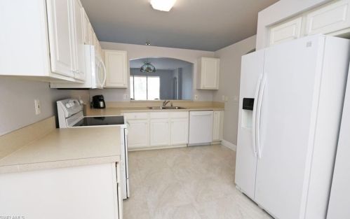 7813 Berkshire Pines Dr, Naples, FL 34104-7442