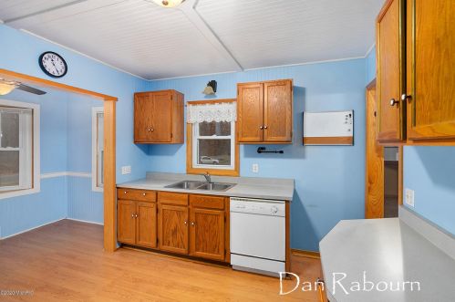 1662 136th St, Grant MI 49327-9643 exterior