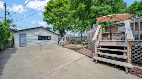 9114 Sawyer Ave, Chicago IL 60805-1640 exterior