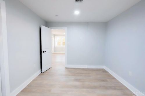 1056 Rahway Ave, Avenel NJ 07001-1902 exterior