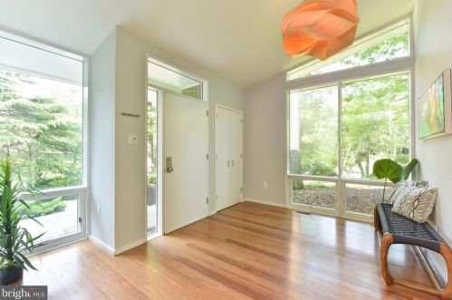 2311 Glasgow Rd, Alexandria, VA 22307-1821