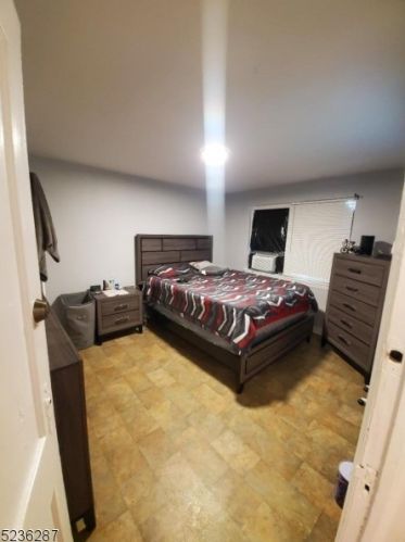 253 Grand Ave, Camden NJ 08105-2151 exterior