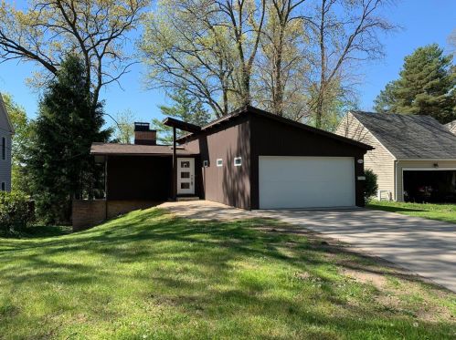 1825 Greenlawn Ave, Kalamazoo, MI 49006-4324