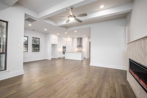 2011 Belford Dr, Austin TX 78757-8207 exterior