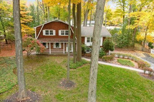 14 Stonehedge Ter, Sparta NJ 07871-1309 exterior