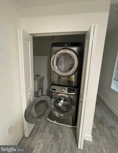 924 15 St, Philadelphia PA 19146-2141 exterior