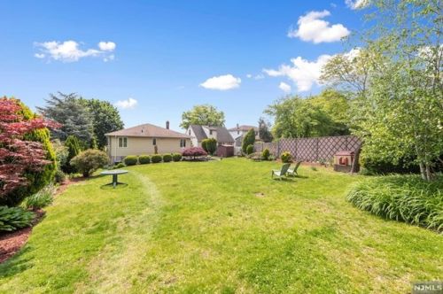 29 Webb Pl, Hasbrouck Heights NJ exterior