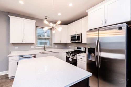 2258 Cullerton St, Chicago, IL 60608-2522