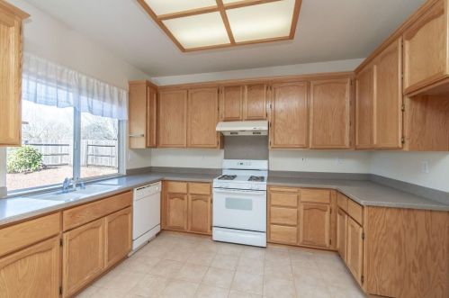 1375 Kerslake Cir, Folsom CA 95630-8460 exterior