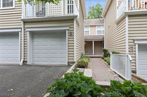 62 Springholm Dr, Berkeley Heights, NJ 07922-2730