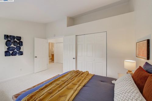 1036 Pinehurst Ct, Concord CA 94521-4532 exterior