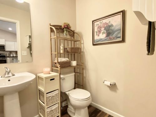 554 Oak Mdw Dr, Middlevle MI 49333-8478 exterior