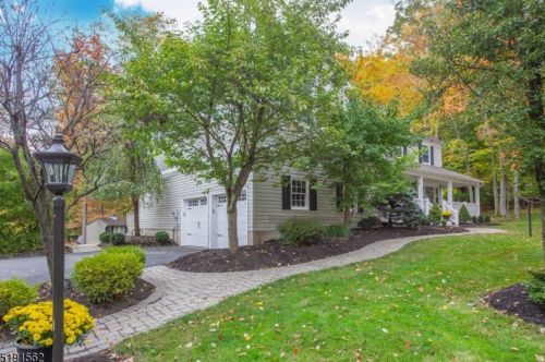 5 Tanglewood Ct, Dover, NJ 07869-4306