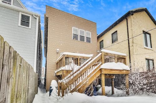 3131 Spaulding Ave, Chicago IL 60618-6804 exterior