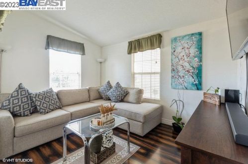 107 A St, Concord, CA 94520-5305