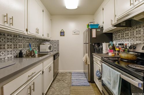 1050 Oak Grove Rd, Concord CA 94518-3254 exterior