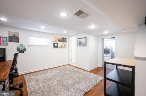 21 Clifford Ave, Alexandria VA  22305-2702 exterior