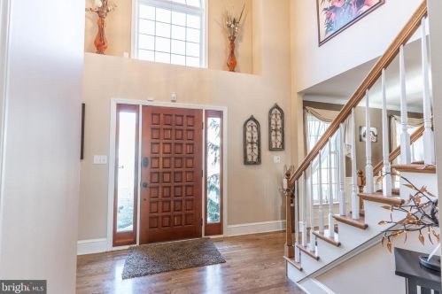 1121 Sunwood Ln, Lancaster PA  17601-7104 exterior