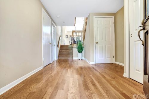 571 Sayre Dr, Princeton, NJ 08540-5857