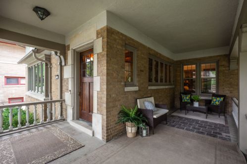 3013 Summit Ave, Milwaukee, WI 53211-3464