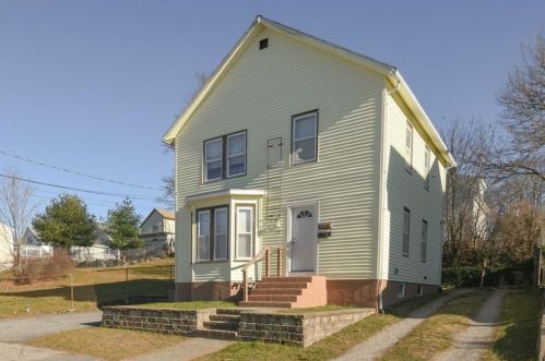 22 Allendale Ave, Providence, RI 02911-3104