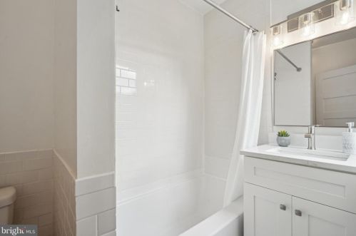 921 E St, Washington DC 20003-2845 exterior