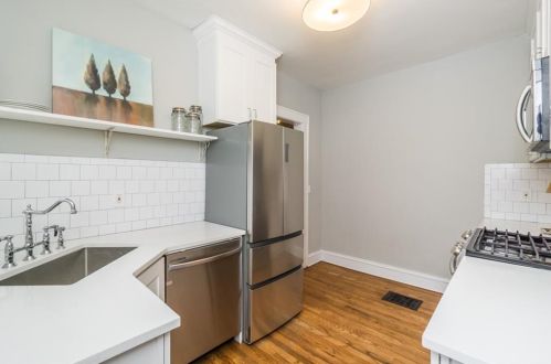 1831 Lyle Ave, Atlanta GA  30337-1204 exterior