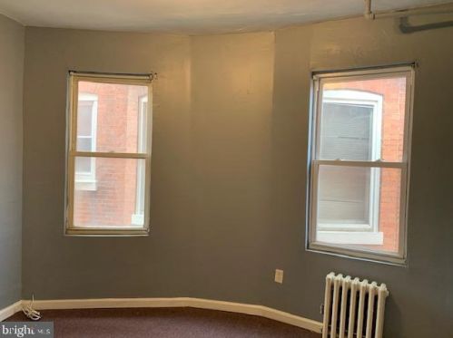 404 Olden Ave, Trenton NJ 08638-4327 exterior