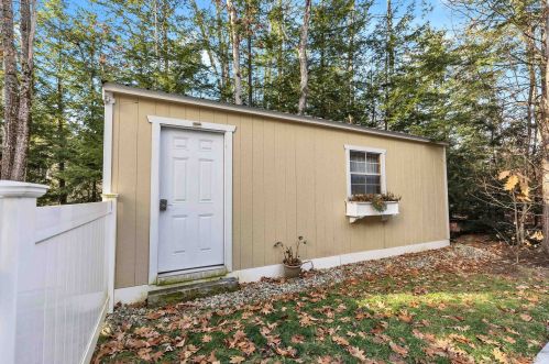 102 Bog Rd, Concord NH 03303-1008 exterior