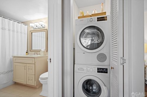 25 Palmer Sq, Princeton NJ 08542-3723 exterior