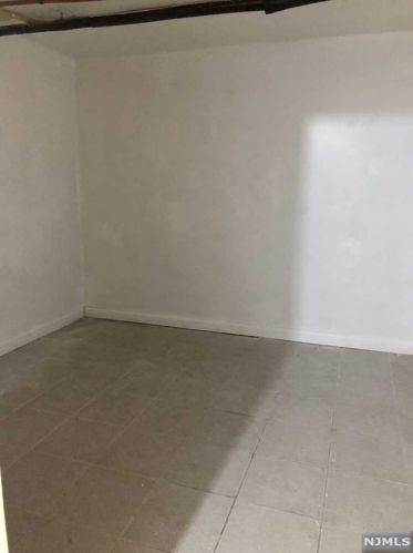 24 Maple St, Outwater NJ 07026-2908 exterior