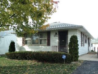 1117 White Ave, Aurora, IL 60506-5437