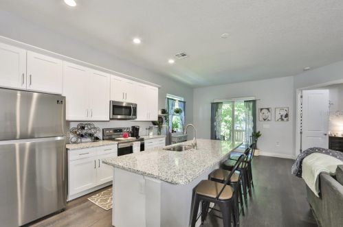 8704 El Portal Dr, Tampa FL  33604-1223 exterior