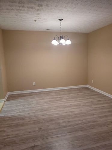 2204 Fairington Village Dr, Lithonia, GA 30038-1362