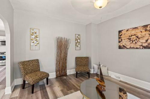 3061 1st St, Milwaukee, WI 53212-2001