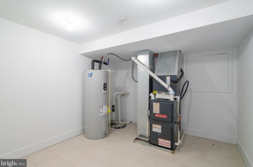 854 Leithgow St, Philadelphia PA 19123-2127 exterior