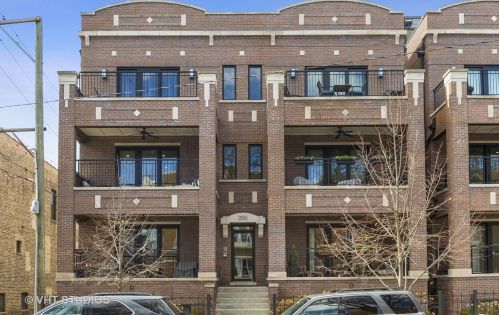 3946 Hoyne Ave, Chicago, IL 60618-3922