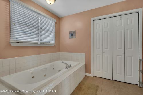 20 Is Rd, Berkeley Township NJ 08721-3530 exterior