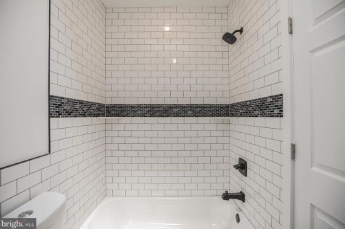 5809 Ditman St, Philadelphia PA 19135-4043 exterior