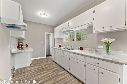 656 Garnsey Ave, Joliet IL 60432-1974 exterior