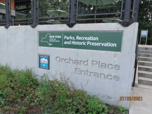 27 Orch Pl, Poughkeepsie NY 12601-1911 exterior