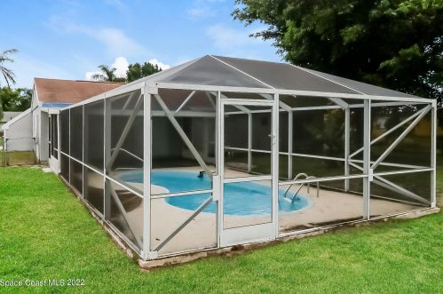 426 Eastport Cir, Fort Pierce FL  34953-7126 exterior