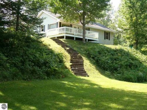 10366 Cook Ave, Marion, MI 49665-9503