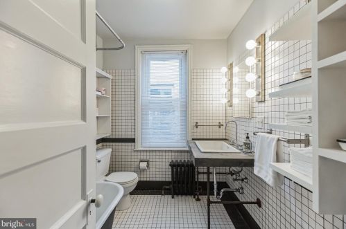 927 Mckean St, Philadelphia PA  19148-2326 exterior