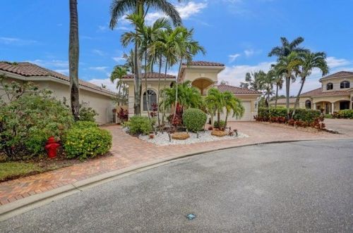 31 Island Dr, Boynton Beach, FL 33435-3338