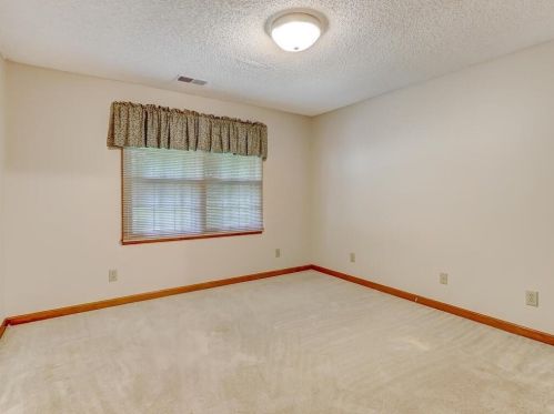 1028 Holly Dr, Gainesville GA 30501-2115 exterior