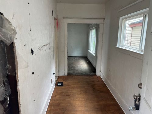 146 Straight Ave, Grand Rapids, MI 49504-5690