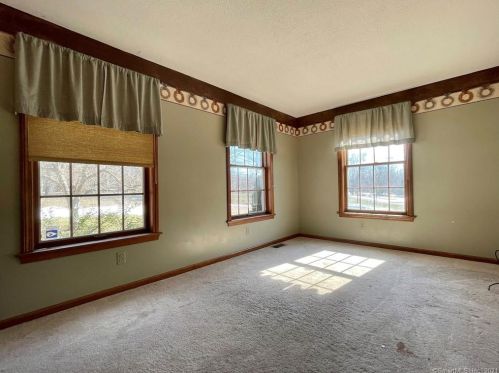 254 Jobs Hl Rd, Ellington CT 06029-2209 exterior