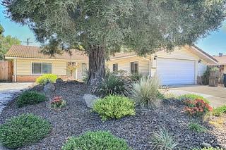 3509 Astral Dr, Sacramento CA  95827-3540 exterior